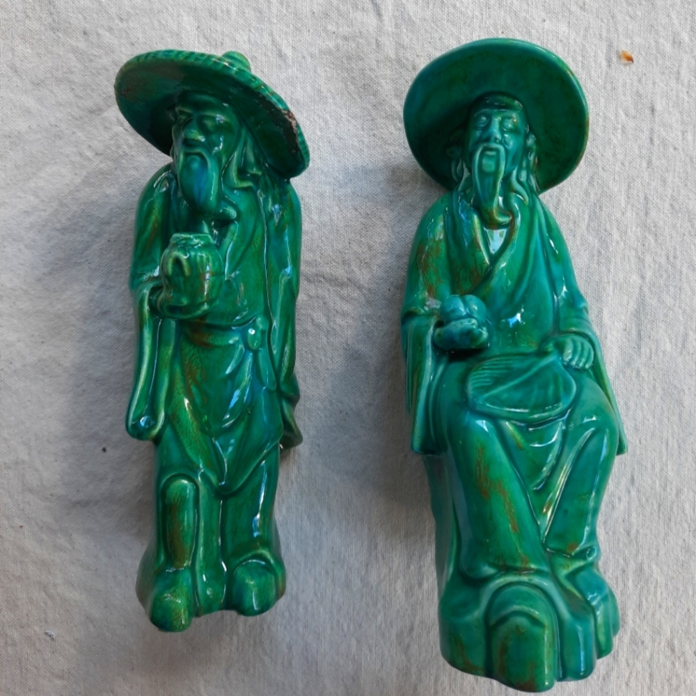 Arnel's Vintage pair of Chinese Ceramic Figurines